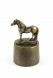 Urna caballo de pie