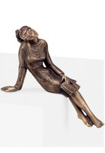Escultura funeraria Sentado con libro – decoración funeraria – 3D, libre, con taco de fijación en la parte inferior